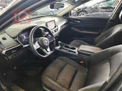 نيسان ألتيما